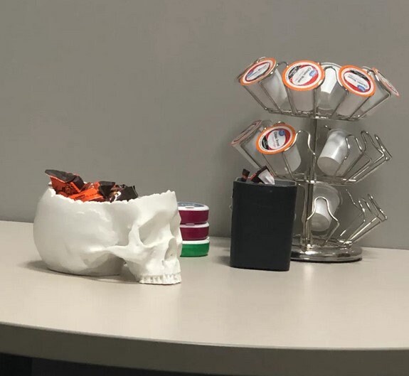 Vaso Teschio Decorativo Halloween - In Resina, Per Piante O Caramelle - 16.5x11.5x11 Cm - Foto 4