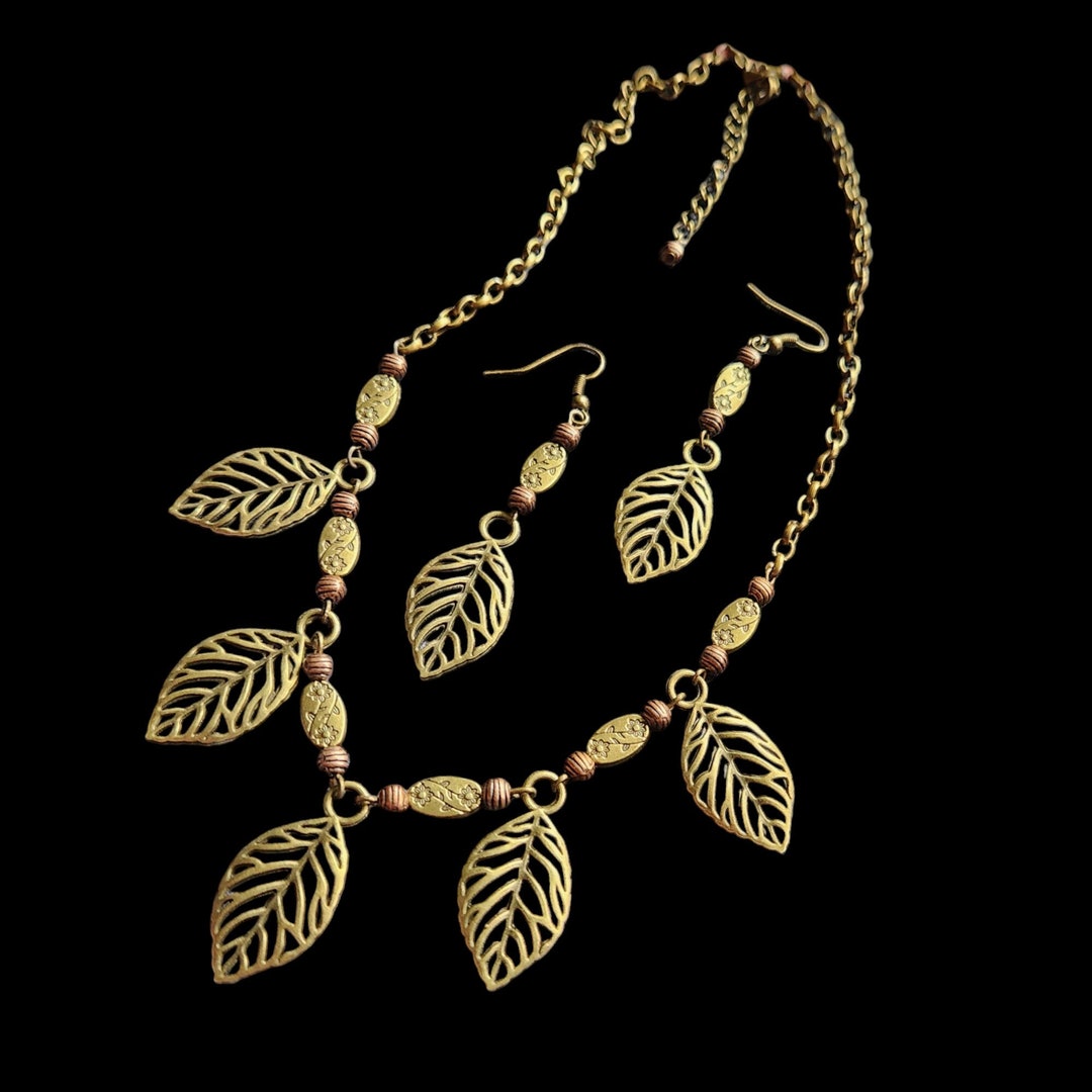 Golden Leaf Baroque Necklace