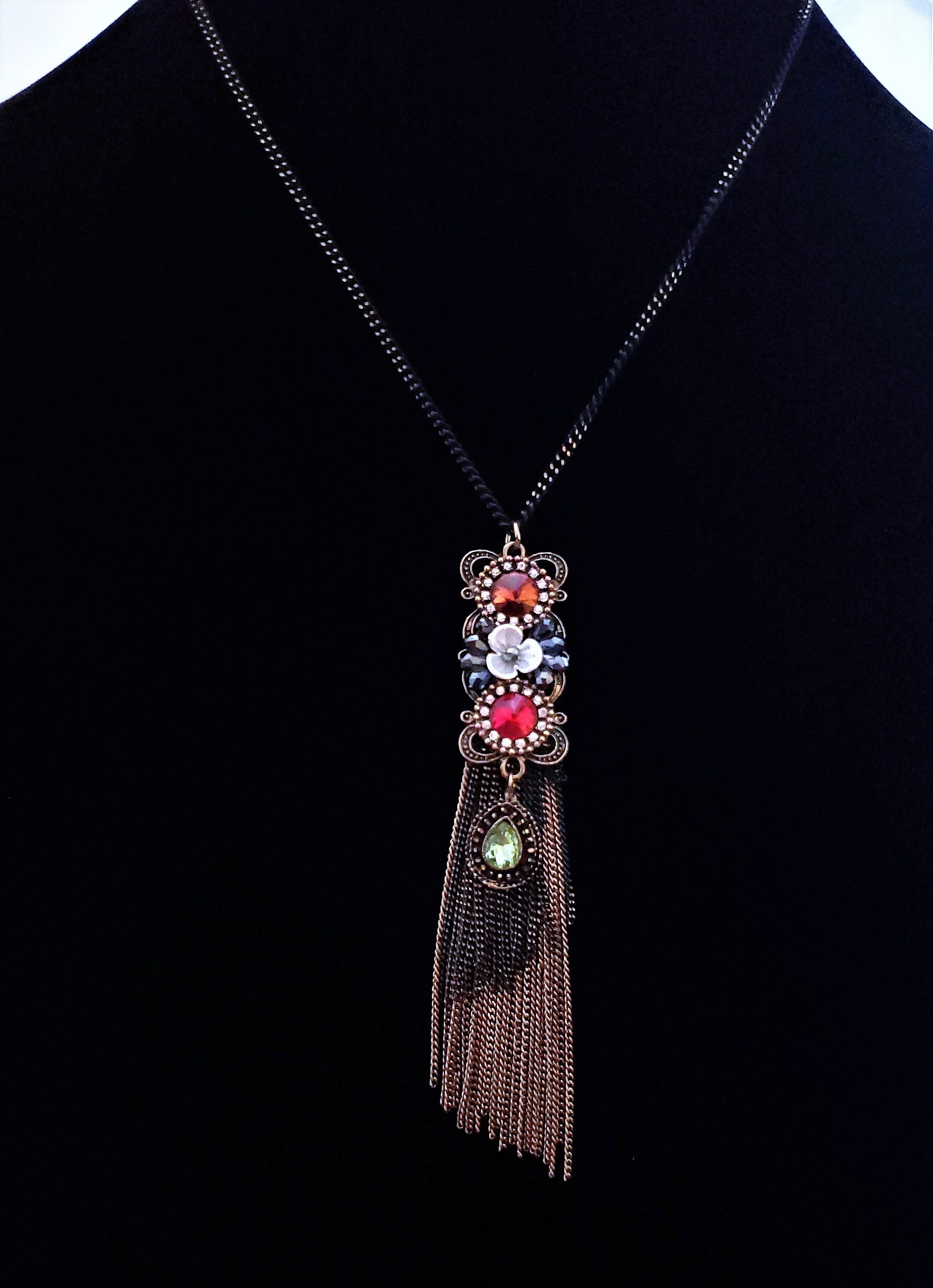 Rhinestone Embellished Clasp Pendant main image 0