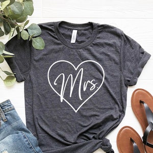 Mrs Shirt, Mrs. Shirt, Engagement gift, Newly Wed Gift, Future Mrs Shirt, New Wife T-shirt, Bride Shirt, Bride to be Tee, Bridal Party