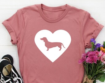 Dachshund Heart Shirt, Dachshund Shirt, Dachshund Mom shirt, Dachshund Mama, Daschund Owner Gift, Sausage Dog Lover, Weiner Dog Gifts, Doxie