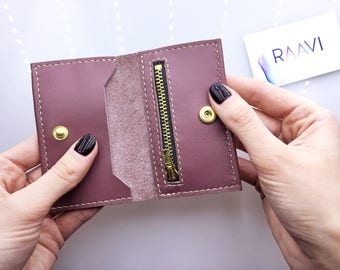 Cartera de cuero pequeño con cremallera. Portatuestes de crédito de cuero. Titular de la tarjeta de las mujeres