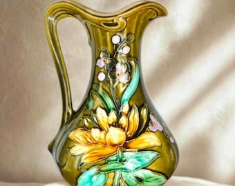 Vintage Art Nouveau glazed ceramic jug – Floral decoration with glossy glaze, late 19th/early 20th century