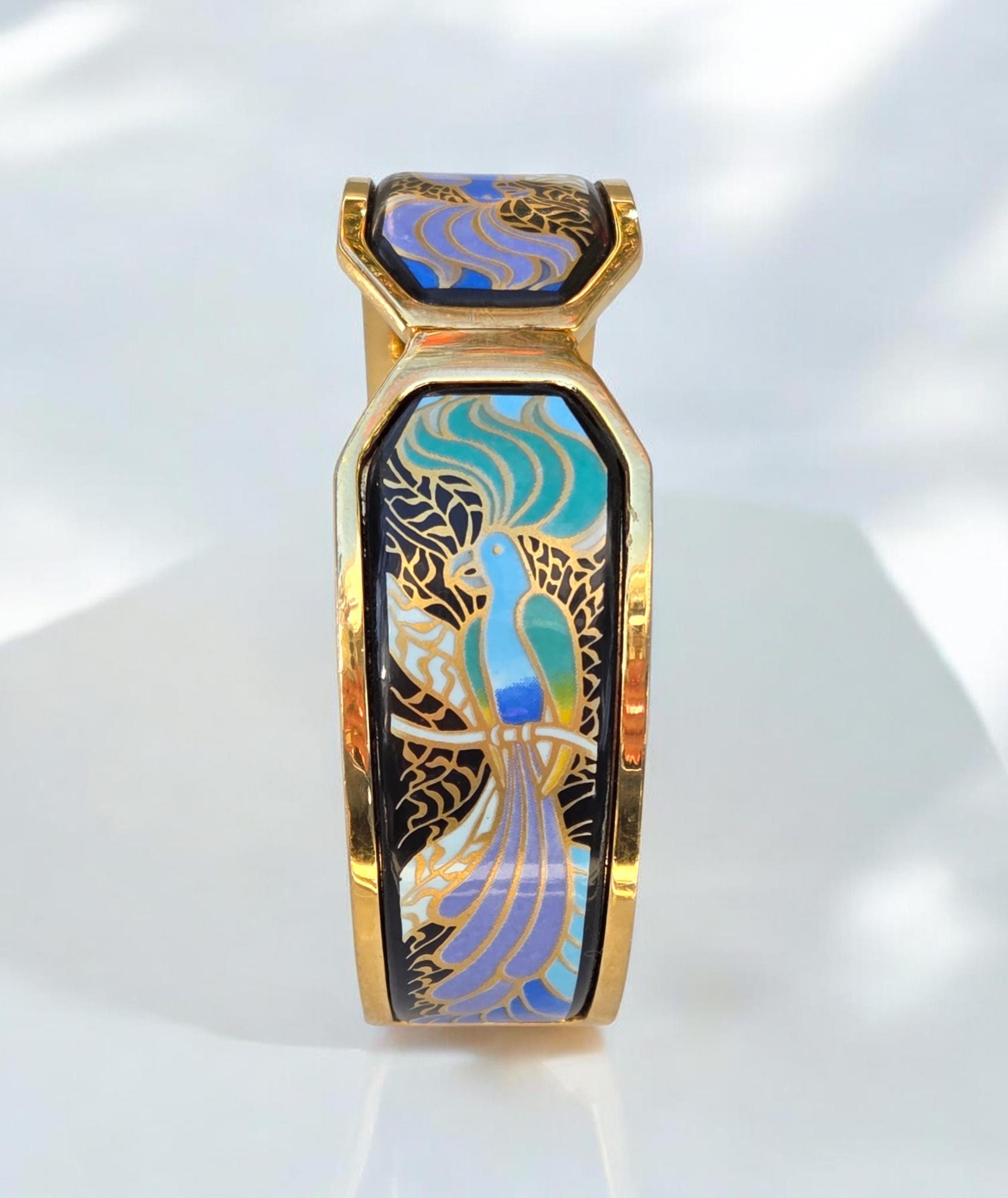 MICHAELA FREY Bracelet jonc émaillé Signé Décor floral Or