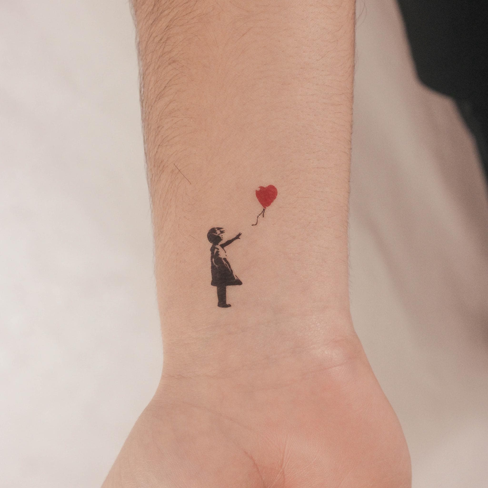 Kleine tijdelijke tattoo ballonmeisje van Banksy (set van 3) - Etsy België, image size:2050x2050