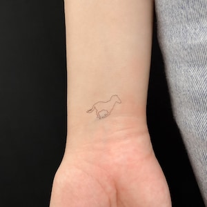 Tatuaje temporal del contorno del caballo (conjunto de 3)
