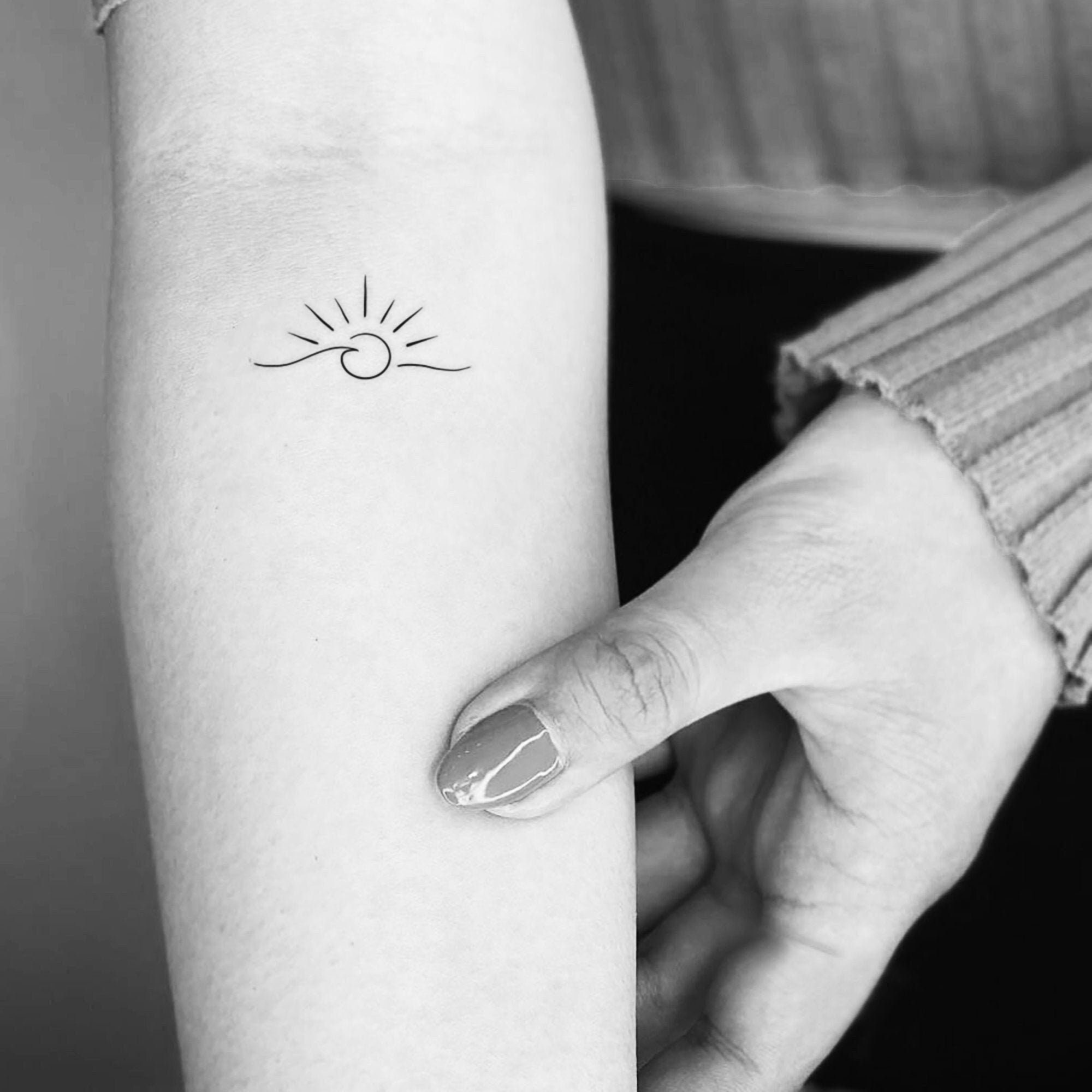 simple line sunrise tattoo | Sun tattoos, Sunrise tattoo, Cool tattoos