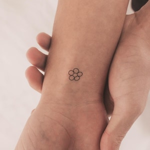 Minimalist Flower Temporary Tattoo (Set of 3)