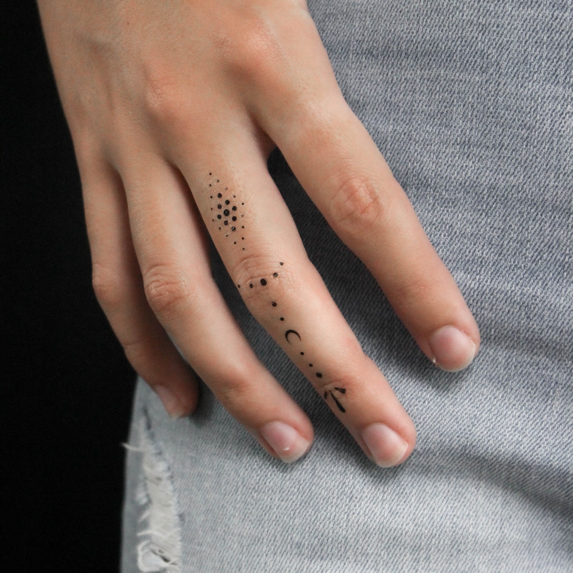Ring finger tattoo España