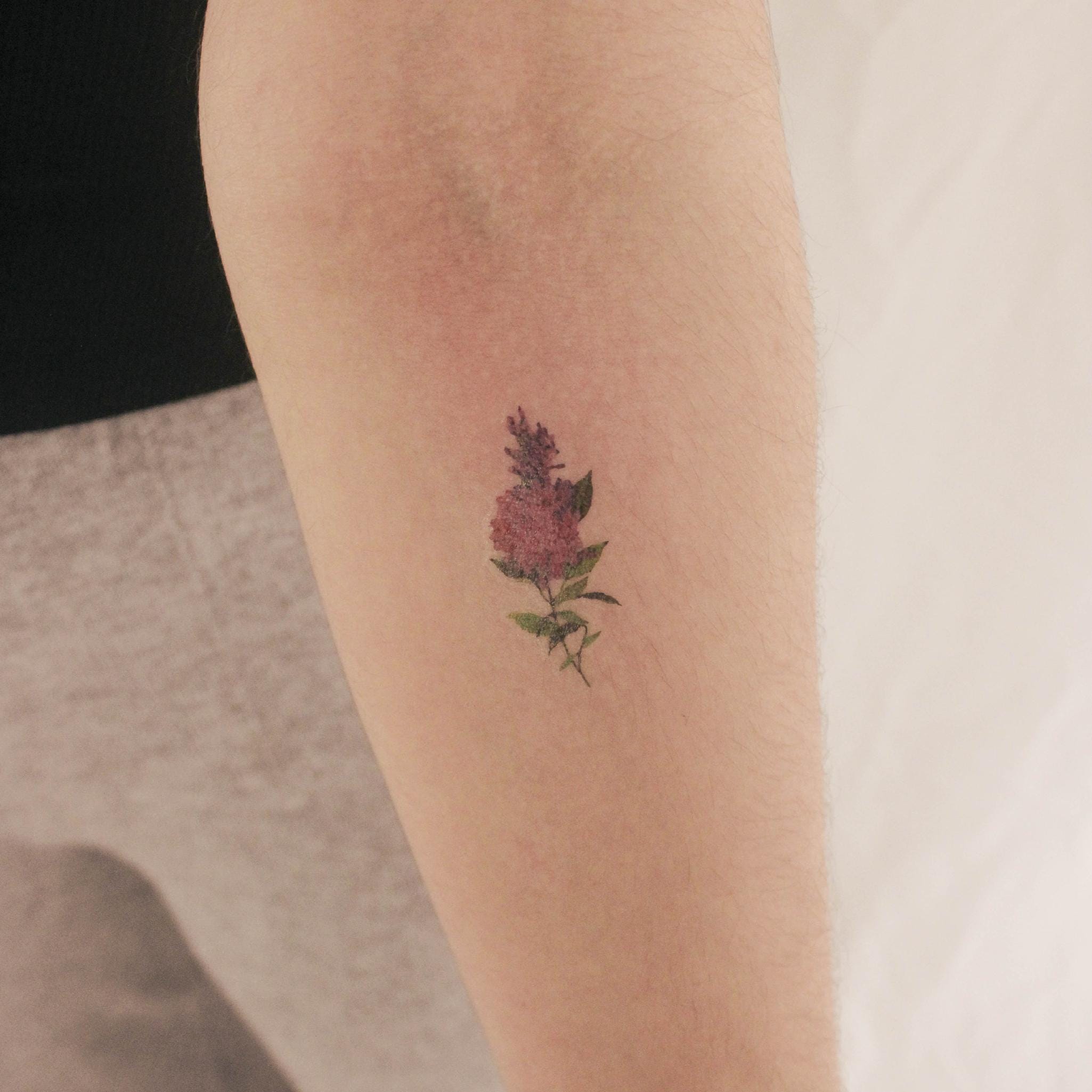 Lilac tattoo - Etsy België, image size:2050x2050