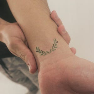 Laurel Wreath Temporary Tattoo by Zihee (Set of 3)