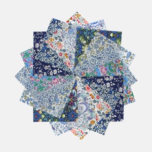 Liberty Fabrics Tana Lawn™ Cotton Charm Squares – Quadrati per quilting pretagliati da 5" - Confezione da 16 Liberty Prints - Blu