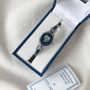 ANDRE MOUCHE ブレスレット腕時計 SWISS MADE André Mouche Silver Tone Metal and Blue Enamel Women Watch With