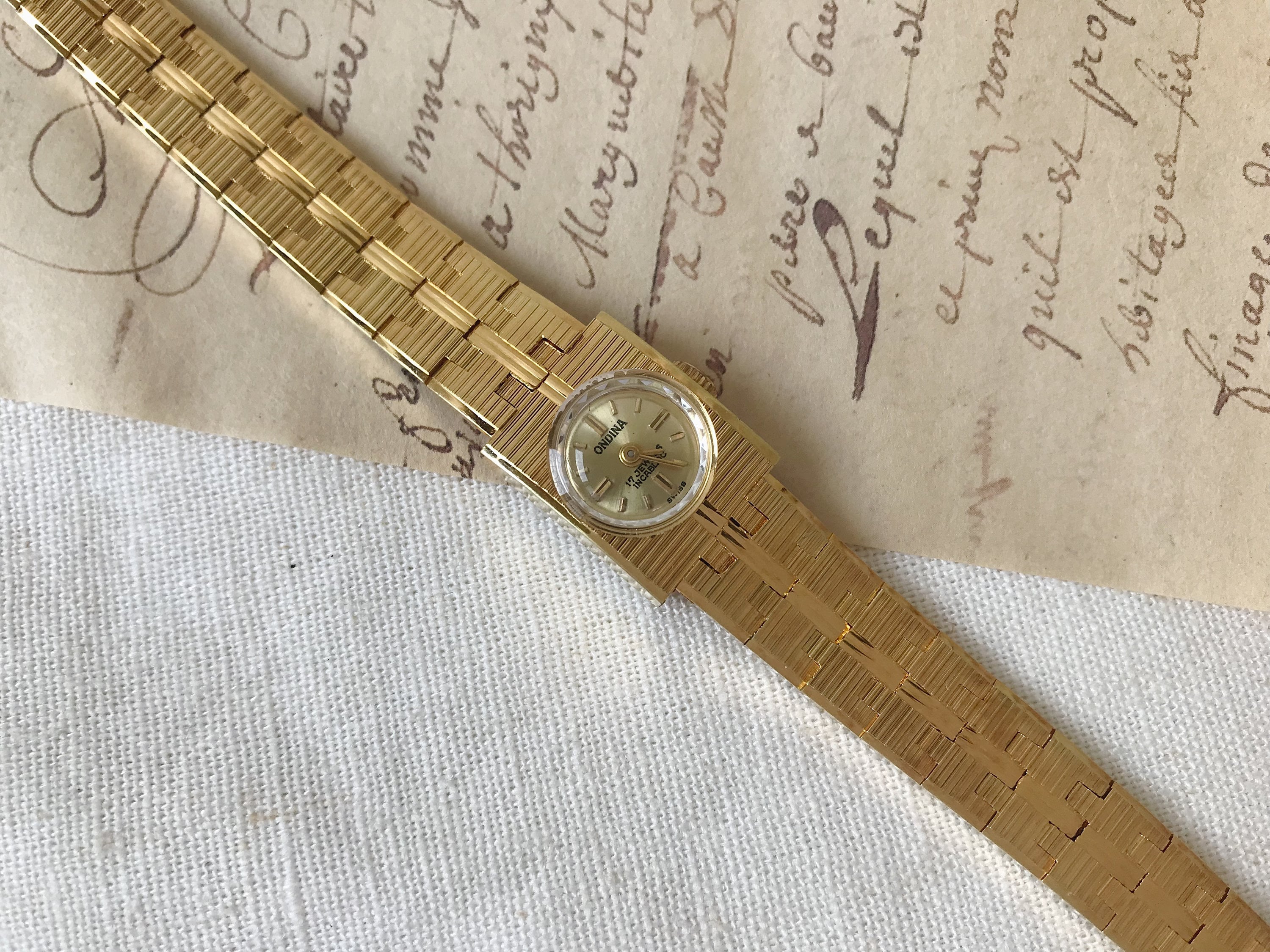 Vintage watch ladies 14k gold with diamonds - Etsy 日本 Vintage watch ladies 14k gold with diamonds - Etsy 日本