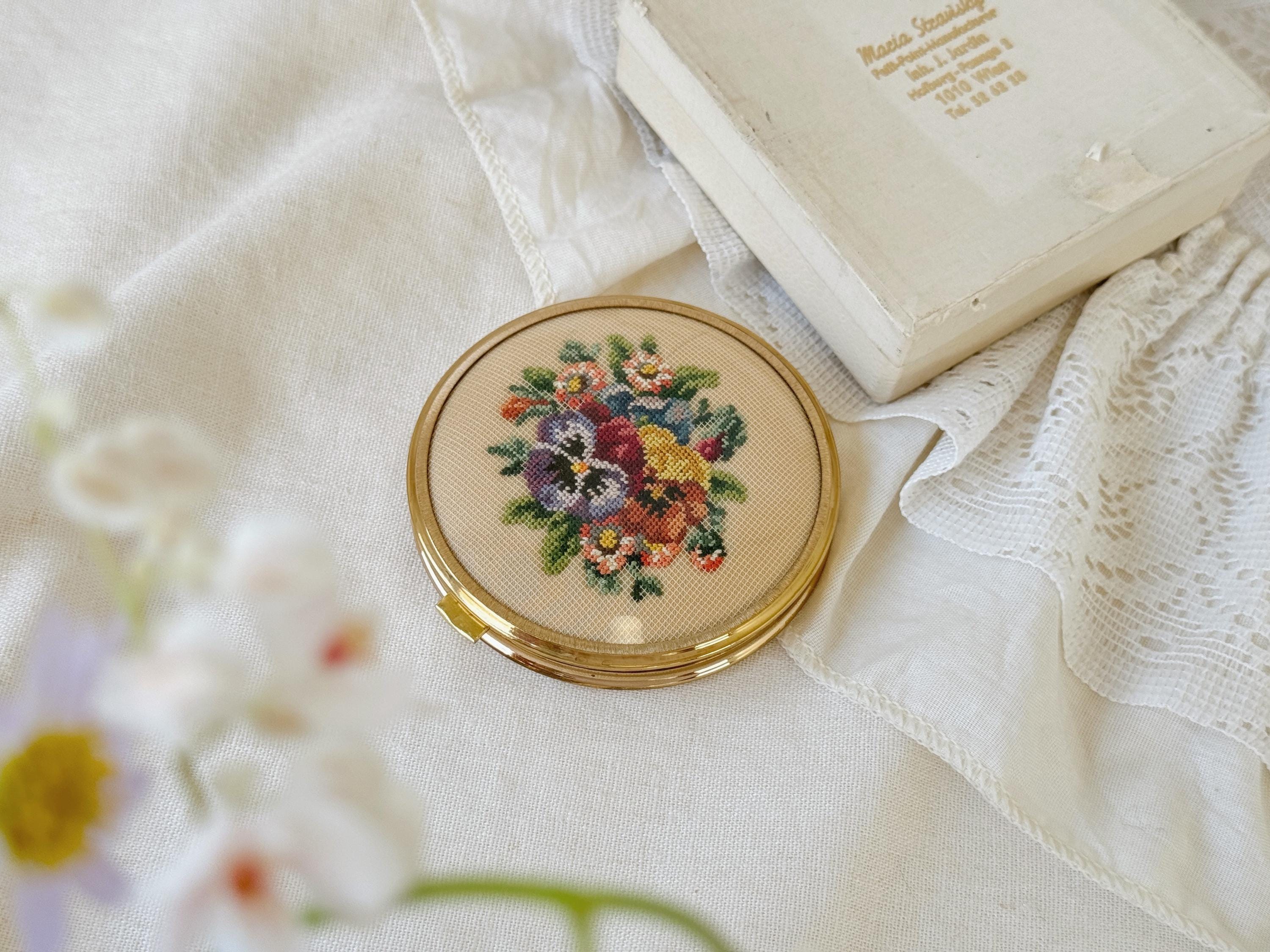 Austria petit point - Etsy 日本