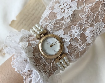 RARE Vintage Misaki Gold Tone Metal And Handmade Pearls Women Watch, Mother of Pearl Dial, Quartz SWISS Movt, Ladies Pearls Bracelet Watch