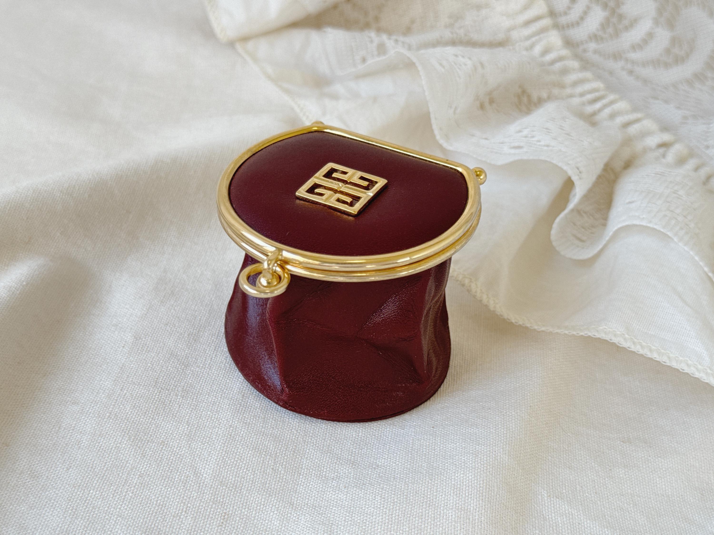 ♡ GIVENCHY ♡ Vintage ♡ coin case ♡ Vintage GIVENCHY Black Leather Gold Tone Coin Change Purse