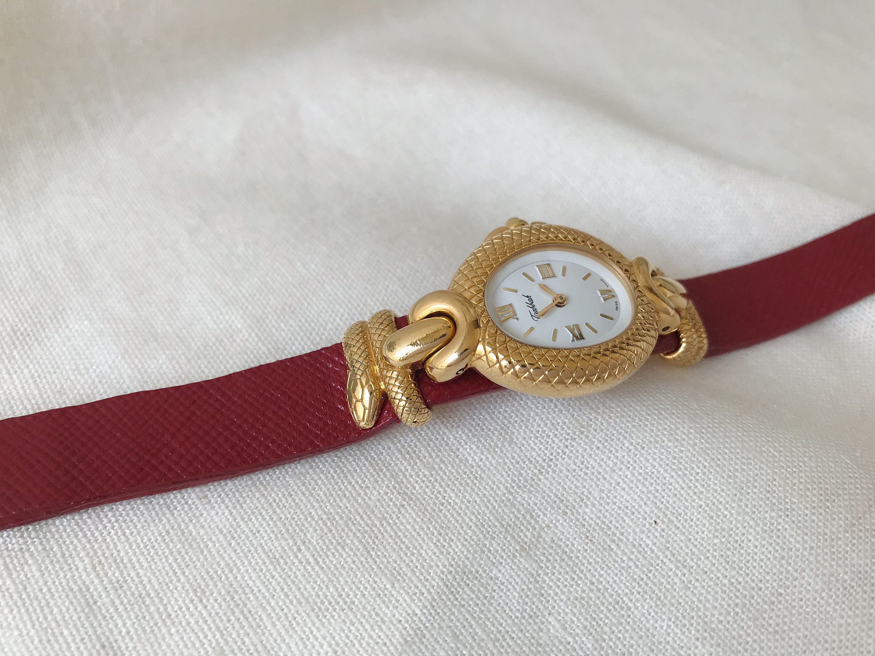 新品 大人気商品  Tabbah G or Plague Wristwatch, Women Plated Gold Copacabana 時計