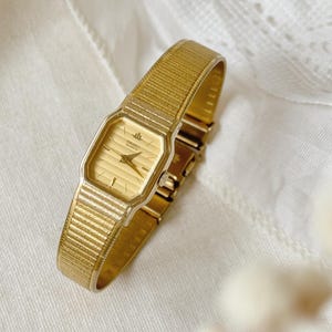 SEIKO Gold Tone Metal Women Watch, Quartz Movement, Seiko Japan, Bracelet Watch, Ladies WristWatch