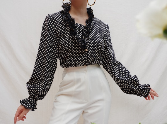 Chemisier a pois noir et blanc vintage chemisier a manches longues col a volants chemisier a volants chemisier des annees 80 top femme vintage chemisier japonais Etsy France