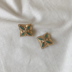 Vintage Gold Tone Metal Earrings With Green Resin, Clip On Back Earrings, Vintage Women Earrings, Gold Plated Earrings