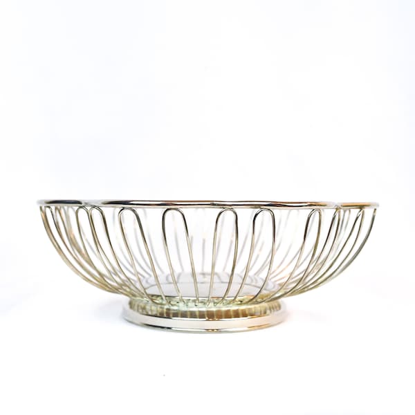 Vintage Wire Basket | 1970s | Chrome | Silver Plated | Fruit and Bread Bowl | Scalloped Edge | Flower Shape