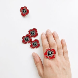 Lilit Sarkisian Unisex Mohn Pin Abzeichen