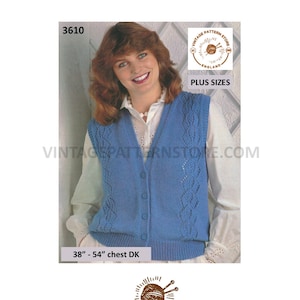 Könnte beinhalten: Ein Vintage-Strickmuster für eine blaue, ärmellose Strickweste. Das Muster ist für Plus-Größen und für eine Brustweite von 96 bis 137 cm ausgelegt. Das Muster stammt von Vintage Pattern Store, England.