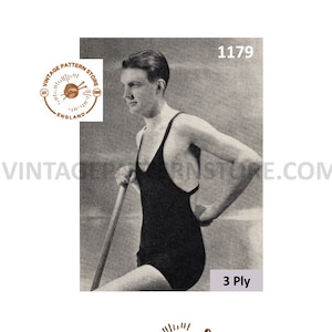 Può includere: Modello di maglia vintage in bianco e nero con un uomo che indossa un costume da bagno nero. Il modello è per un filato a 3 capi e proviene da Vintage Pattern Store, Inghilterra.