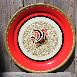 Plateau de service rond vintage en métal : Marcelline Stoyke, GRAND design coq Mid-Century des années 1960