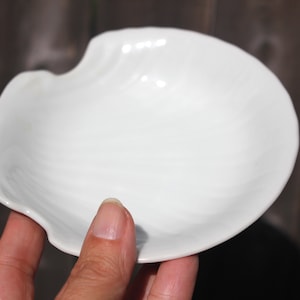 Vintage Seashell Dish: Ceramic Trinket Jewelry Catchall, Made in Japan