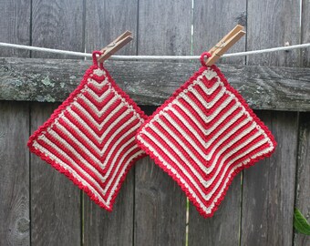 Agarraderas vintage: rayas rojas y blancas, tejidas a crochet, para San Valentín.