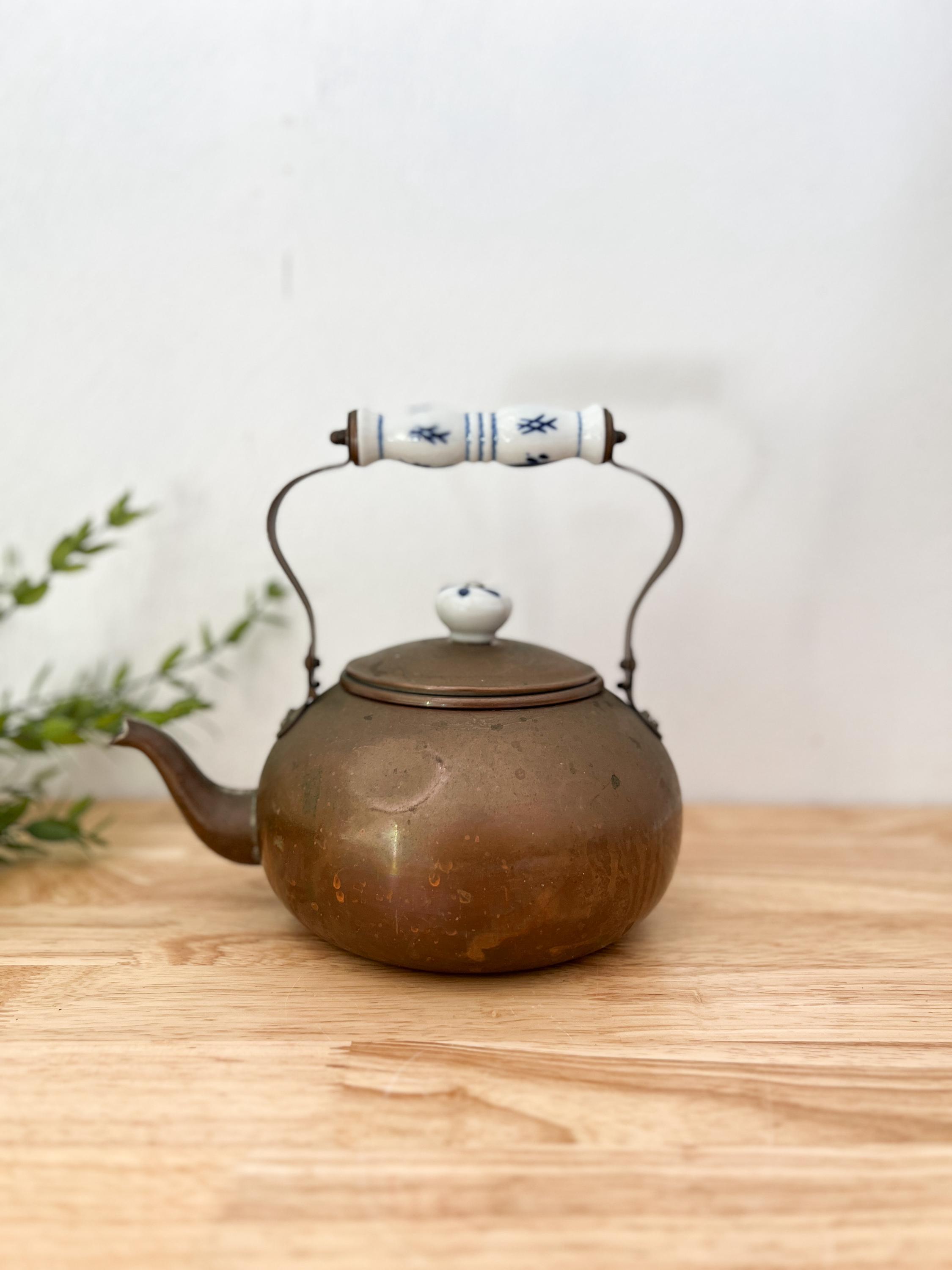 ヴィンテージ銅ケトル（磁器ハンドル付き）｜素朴な農家風インテリア
