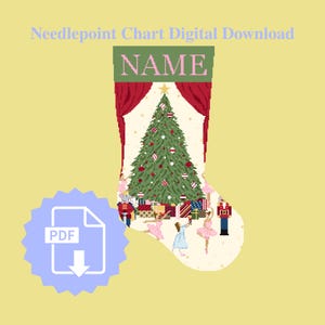 Puede incluir: Descarga digital de un patrón de punto de cruz de calcetín navideño. El diseño presenta un árbol de Navidad decorado, regalos, bailarinas y un cascanueces. La parte superior del calcetín tiene la palabra "NAME" y está enmarcada por cortinas rojas.