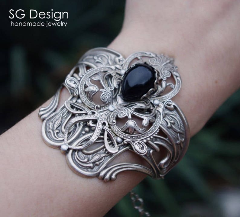 Black stone Silver Bracelet Alesto Black Onyx,Natural stone Gothic bracelet Onyx Victorian Bracelet,plated Goth Jewelry,Gift for her