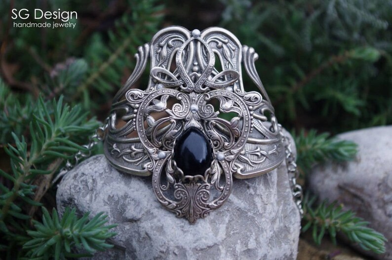 Black stone Silver Bracelet Alesto Black Onyx,Natural stone Gothic bracelet Onyx Victorian Bracelet,plated Goth Jewelry,Gift for her