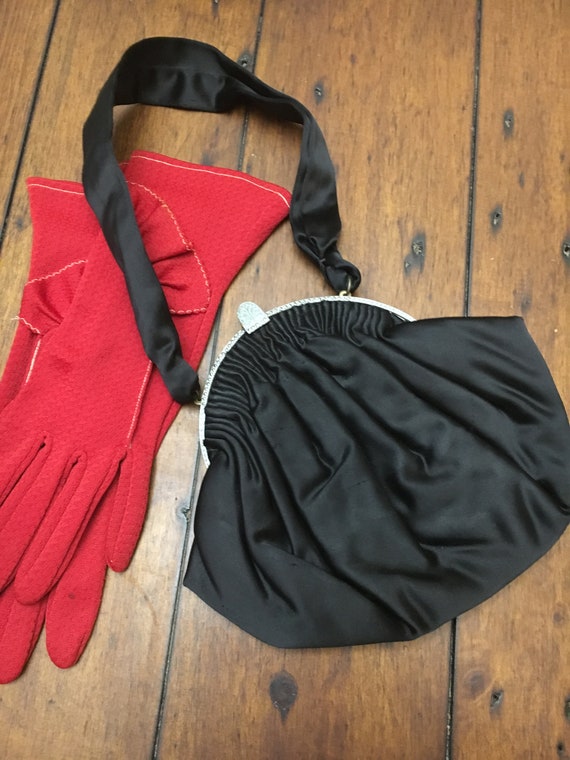 Vintage 1920-1930s black satin handbag with stunni