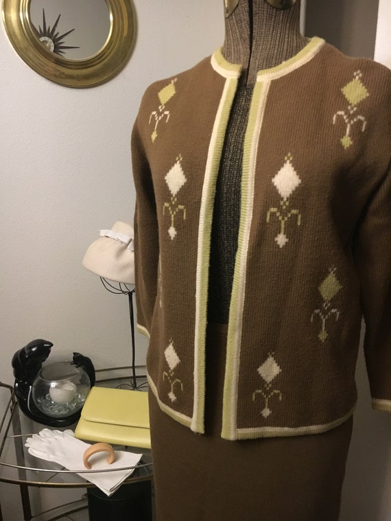 Vintage 1950s-1960s coco brown, chartreuse & cream