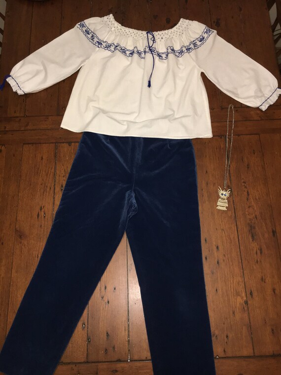 Vintage 1950-1960s royal blue velvet Capri pants