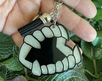 Glow in the Dark Keychain, Vampire Teeth, Gothic Accessories for Women, Vampire Keychain, Halloween Accessories for Girls, Vampire Accessory