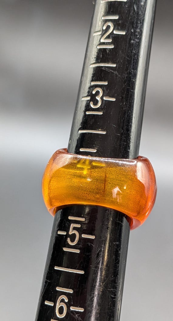Bakelite Butterscotch Swirled Bubble Ring #931 - image 7