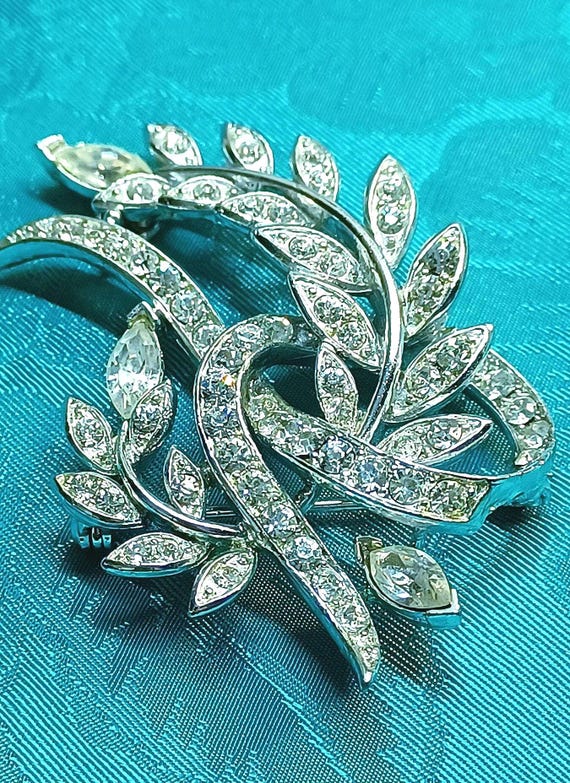 Lisner Silvertone Clear Rhinestone Leaf Brooch Wi… - image 1