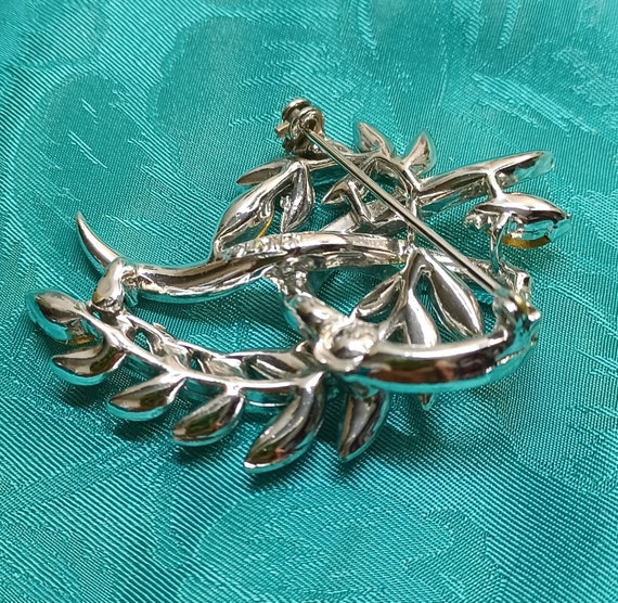 Lisner Silvertone Clear Rhinestone Leaf Brooch Wi… - image 3