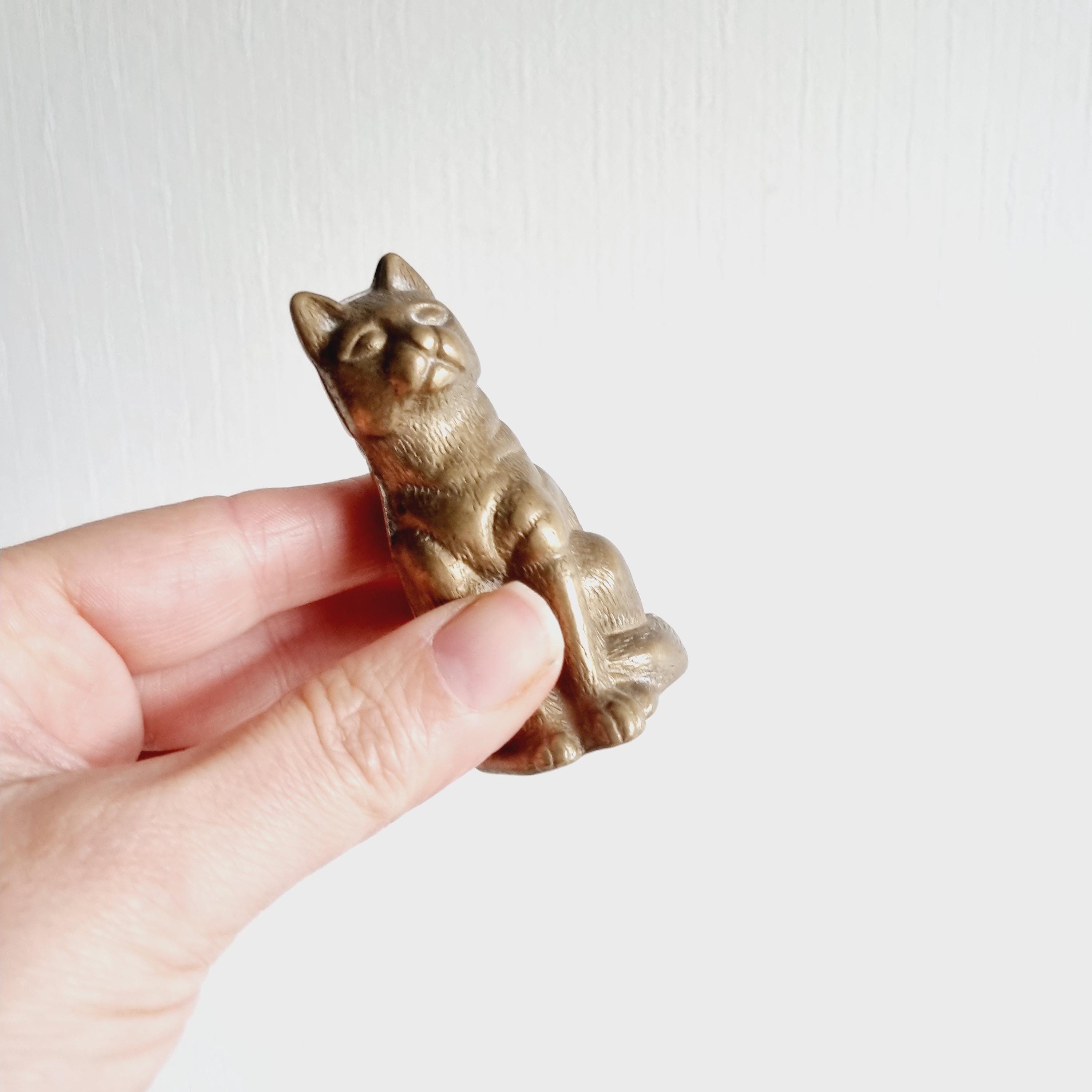 ヴィンテージ　真鍮製　猫の置物　躍動感　2体セット アンティーク ヴィンテージ 真鍮製 猫の置物 躍動感 2体セット アンティーク