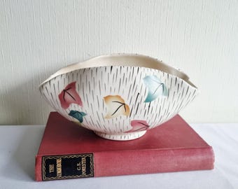 White ceramic mantle vase/planter with leaf decoration