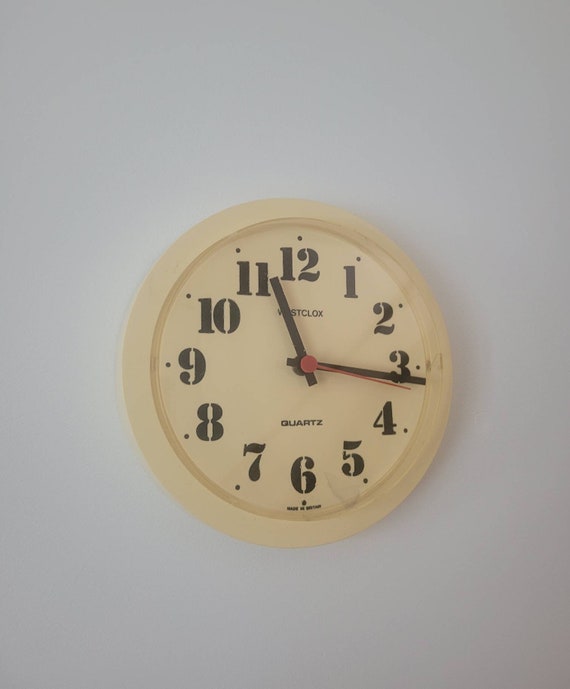 Reloj de pared funcional Mcm de Westclox. Reloj de pl stico