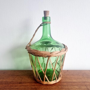 Large vintage glass wine bottle/demijohn in wicker case