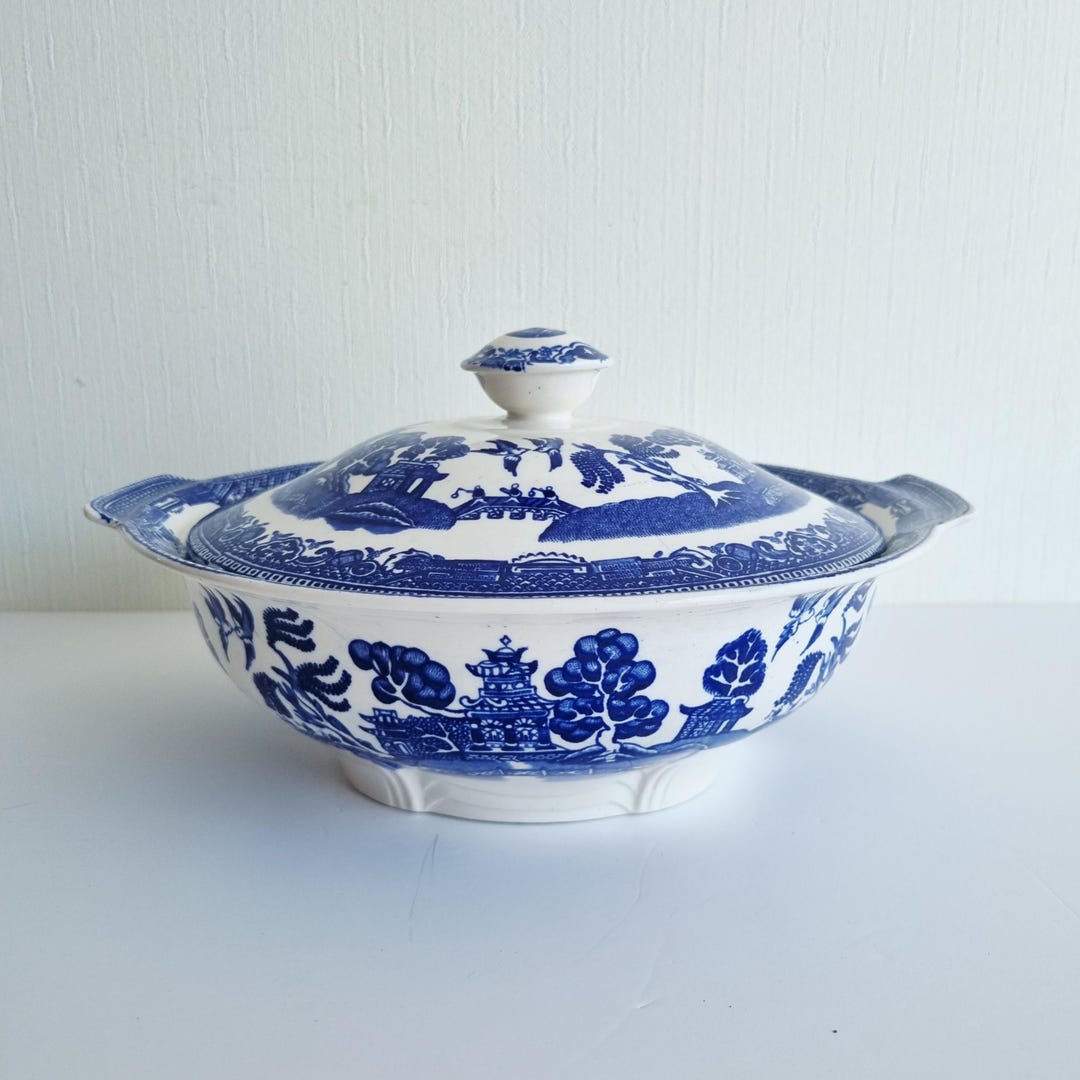 Vintage Blue and White Willow Pattern Tureen by Alfred Meakin - Etsy