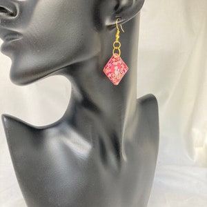 Dried Flower Earrings  Dangle Earrings  Gift for Mom Mothers Day Jewelry  Resin Jewelry  Handmade Jewelry  Floral Jewelry  Botanical Jewelry