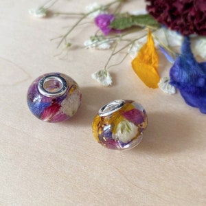 Wedding Flower Preservation Bead, Memorial Flower Charm, Flower Resin Jewelry, Bridesmaid Gift, Remembrance Bead, Mothers Day Gift, Nan Gift image 1